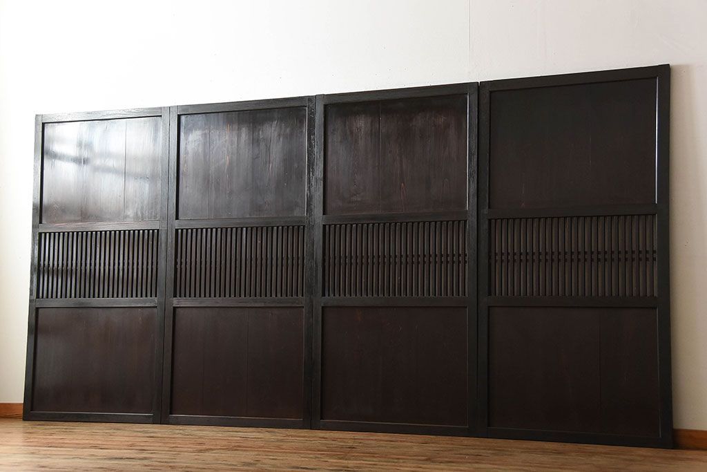 古民具・骨董　深い色味が風味溢れるアンティーク格子帯戸4枚セット(1)