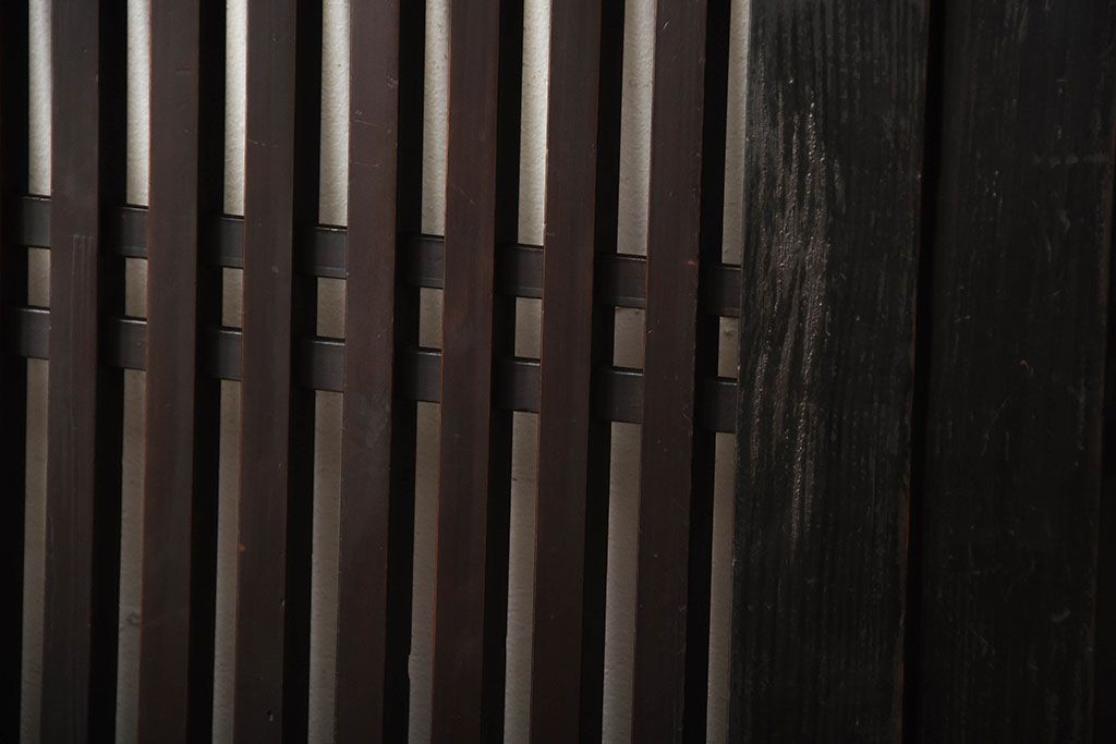 古民具・骨董　深い色味が風味溢れるアンティーク格子帯戸4枚セット(1)