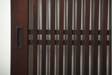 古民具・骨董　深い色味が風味溢れるアンティーク格子帯戸4枚セット(2)