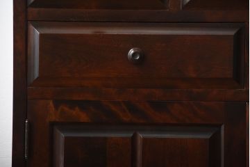 中古　北海道民芸家具　お洒落なカップボード