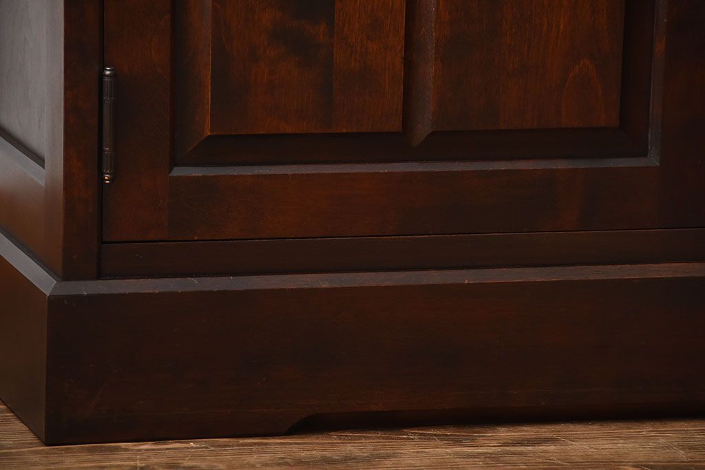 中古　北海道民芸家具　お洒落なカップボード