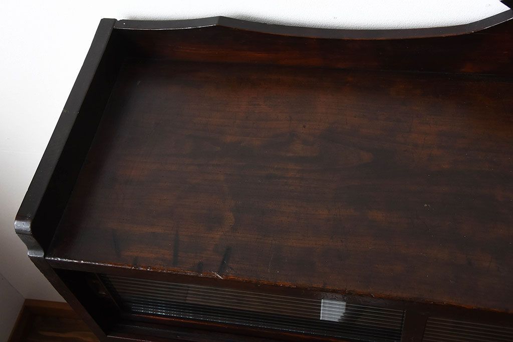 アンティーク家具　和製アンティーク　モールガラス入り!古い木製の大ぶりな収納棚