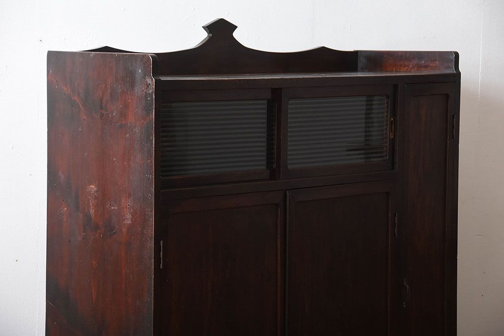 アンティーク家具　和製アンティーク　モールガラス入り!古い木製の大ぶりな収納棚