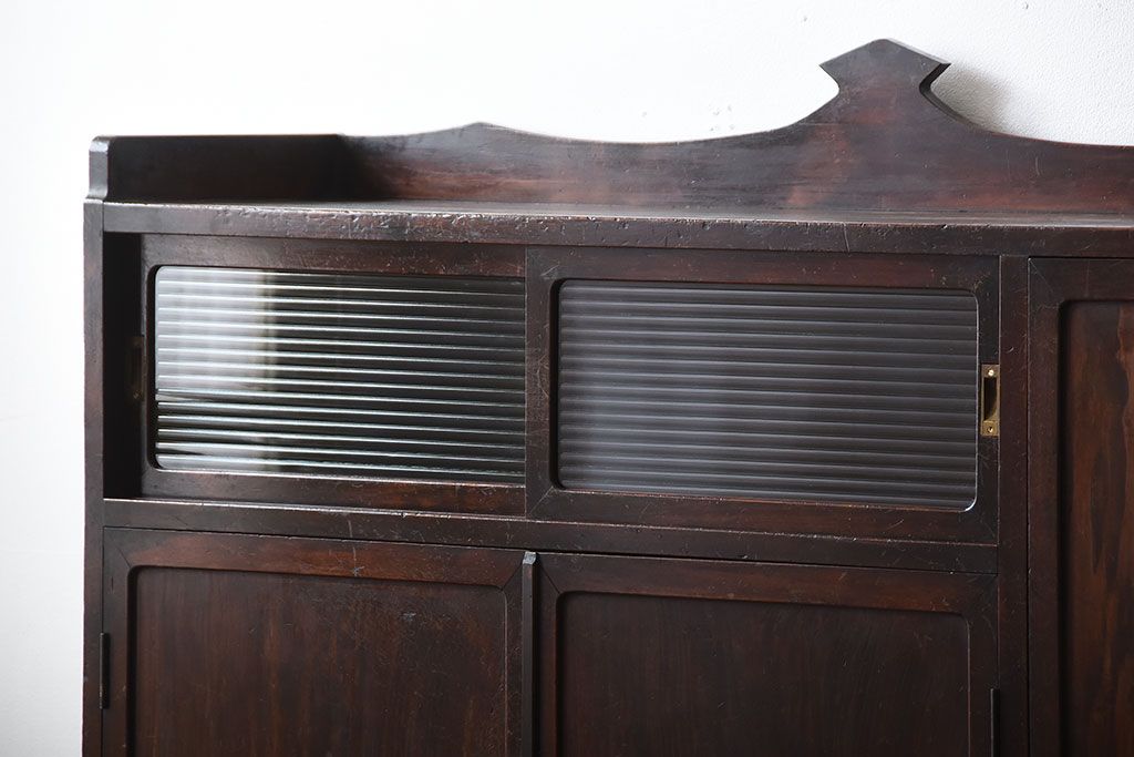 アンティーク家具　和製アンティーク　モールガラス入り!古い木製の大ぶりな収納棚