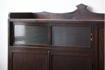 アンティーク家具　和製アンティーク　モールガラス入り!古い木製の大ぶりな収納棚