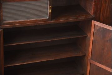 アンティーク家具　和製アンティーク　モールガラス入り!古い木製の大ぶりな収納棚