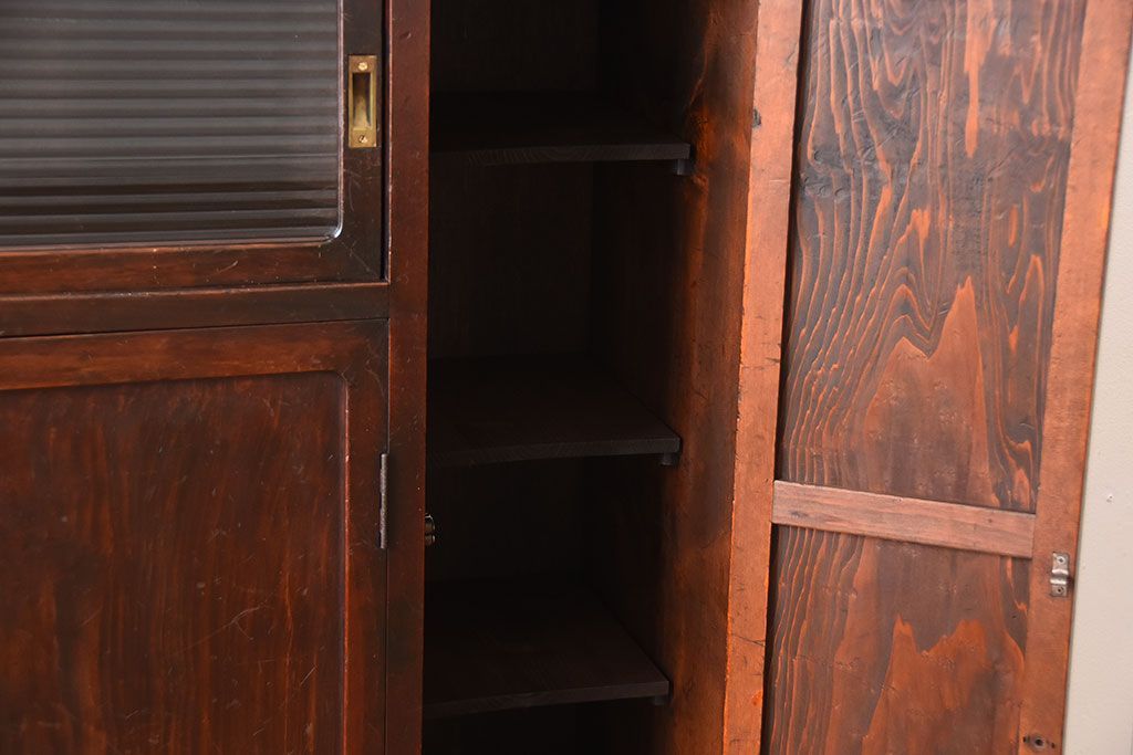 アンティーク家具　和製アンティーク　モールガラス入り!古い木製の大ぶりな収納棚