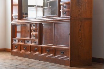 中古　特大サイズ!玉杢の極めて美しい最高級欅茶箪笥