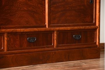 中古　特大サイズ!玉杢の極めて美しい最高級欅茶箪笥