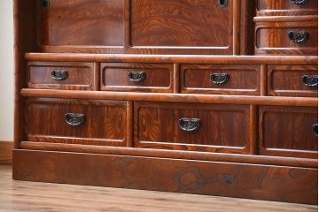 中古　特大サイズ!玉杢の極めて美しい最高級欅茶箪笥