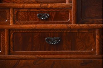 中古　特大サイズ!玉杢の極めて美しい最高級欅茶箪笥