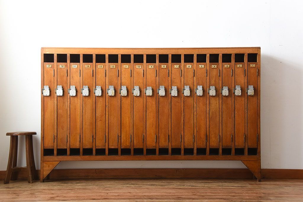 レトロ家具　和製アンティーク　番号付きがレトロかわいい　鍵付き傘立て