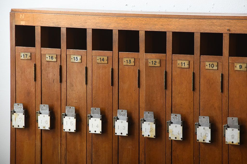 レトロ家具　和製アンティーク　番号付きがレトロかわいい　鍵付き傘立て