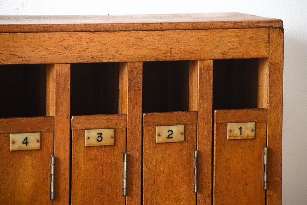 レトロ家具　和製アンティーク　番号付きがレトロかわいい　鍵付き傘立て