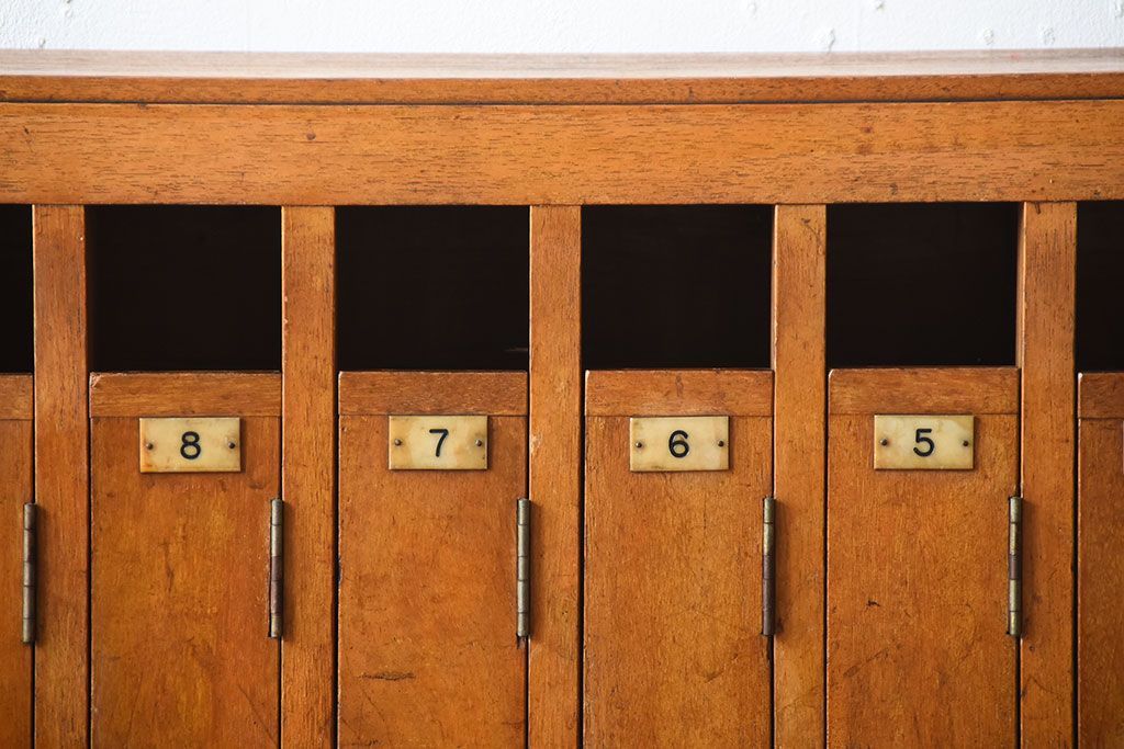 レトロ家具　和製アンティーク　番号付きがレトロかわいい　鍵付き傘立て