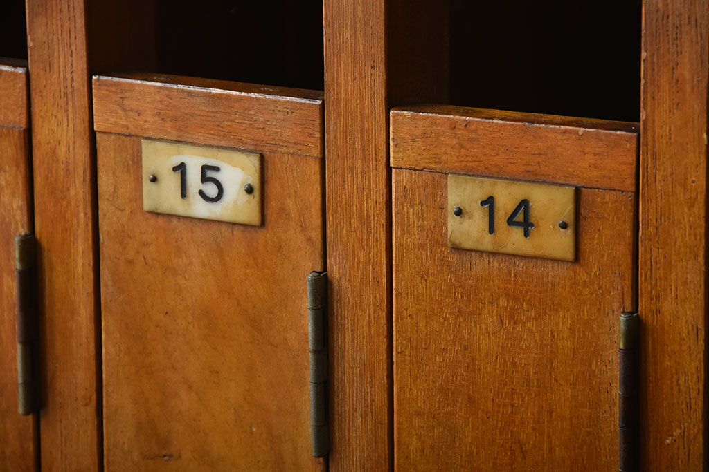 レトロ家具　和製アンティーク　番号付きがレトロかわいい　鍵付き傘立て