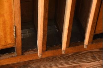 レトロ家具　和製アンティーク　番号付きがレトロかわいい　鍵付き傘立て