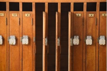 レトロ家具　和製アンティーク　番号付きがレトロかわいい　鍵付き傘立て