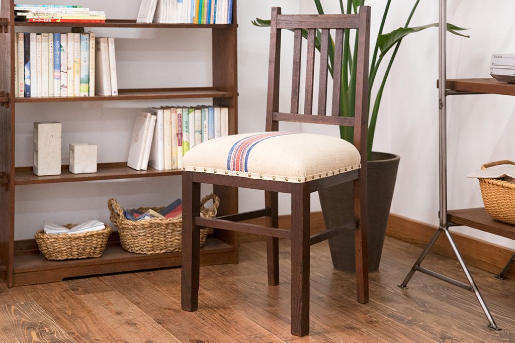 アンティーク家具　和製アンティーク　アンティークリネン座面!シンプルなダイニングチェア