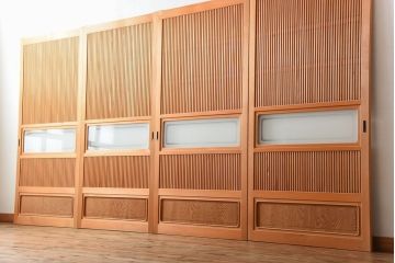 中古美品　木味を楽しめる美しさ　檜・杉材の高級格子戸(2)