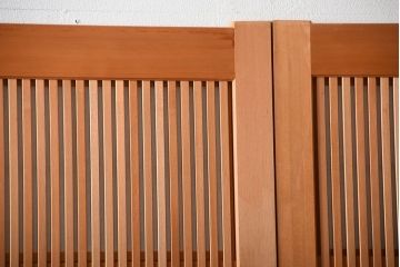 中古美品　木味を楽しめる美しさ　檜・杉材の高級格子戸(2)
