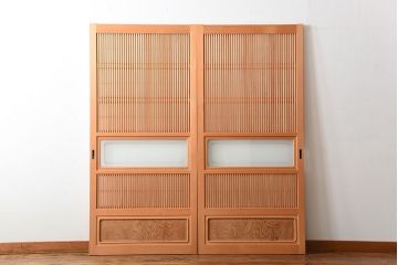 中古美品　木味を楽しめる美しさ　檜・杉材の高級格子戸2枚セット