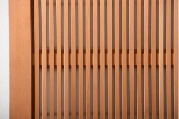 中古美品　木味を楽しめる美しさ　檜・杉材の高級格子戸2枚セット