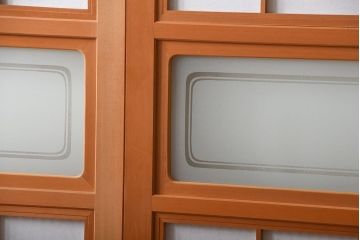中古美品　木味を楽しめる美しさ　檜・杉材の高級格子戸2枚セット