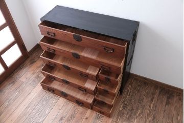 アンティーク家具　古民具・骨董　前面欅材のアンティーク衣装箪笥