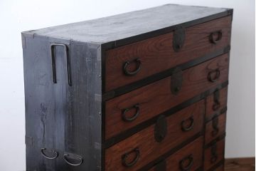 アンティーク家具　古民具・骨董　前面欅材のアンティーク衣装箪笥