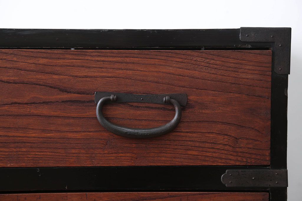 アンティーク家具　古民具・骨董　前面欅材のアンティーク衣装箪笥