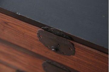 アンティーク家具　古民具・骨董　前面欅材のアンティーク衣装箪笥