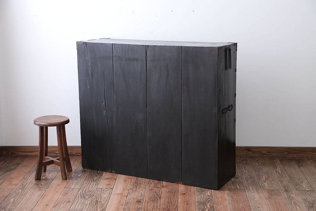 アンティーク家具　古民具・骨董　前面欅材のアンティーク衣装箪笥