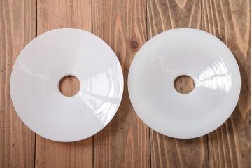 昭和レトロ　白いガラスのアンティーク平笠照明