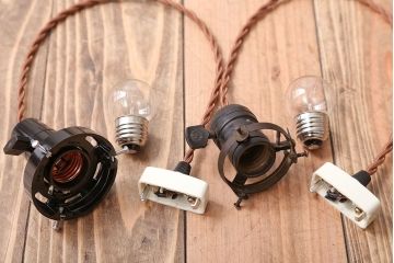 昭和レトロ　白いガラスのアンティーク平笠照明