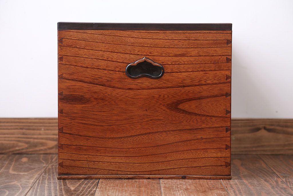 アンティーク雑貨　古民具・骨董　古い欅材のアンティーク角火鉢