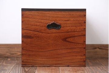 アンティーク雑貨　古民具・骨董　古い欅材のアンティーク角火鉢