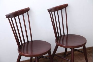中古　秋田木工　レトロなスピンドルチェア(ダイニングチェア)2脚セット