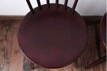 中古　秋田木工　レトロなスピンドルチェア(ダイニングチェア)2脚セット