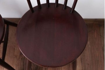 中古　秋田木工　レトロなスピンドルチェア(ダイニングチェア)2脚セット