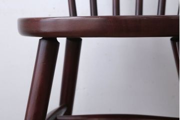 中古　秋田木工　レトロなスピンドルチェア(ダイニングチェア)2脚セット