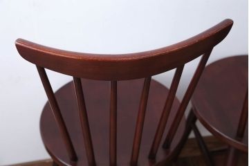 中古　秋田木工　レトロなスピンドルチェア(ダイニングチェア)2脚セット