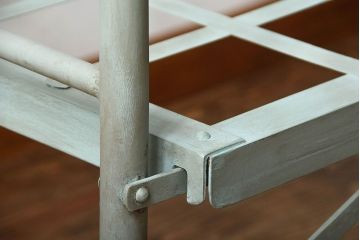 アンティーク家具　アンティークペイント　爽やかな色のアイアン折り畳みベッドフレーム