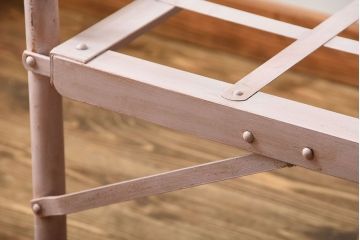 アンティーク家具　アンティークペイント　キュートな色のアイアン折り畳みベッドフレーム