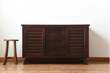 中古　北海道民芸家具　シックな脚付きサイドボード(2)