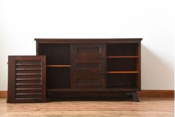 中古　北海道民芸家具　シックな脚付きサイドボード(2)