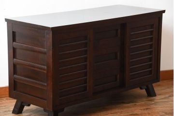 中古　北海道民芸家具　シックな脚付きサイドボード(2)