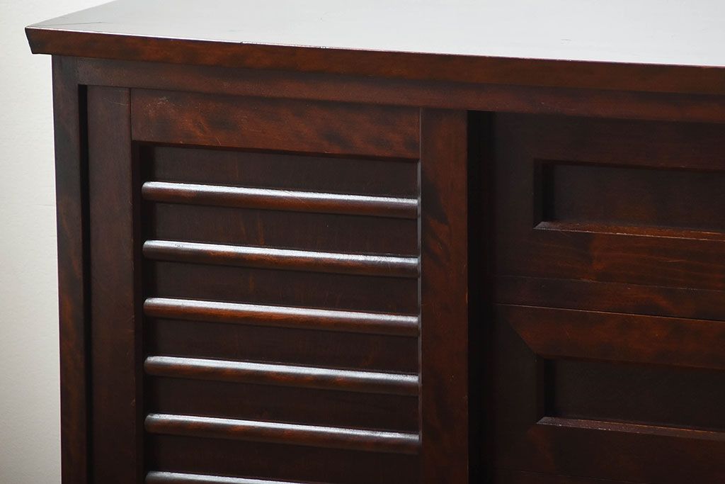 中古　北海道民芸家具　シックな脚付きサイドボード(2)