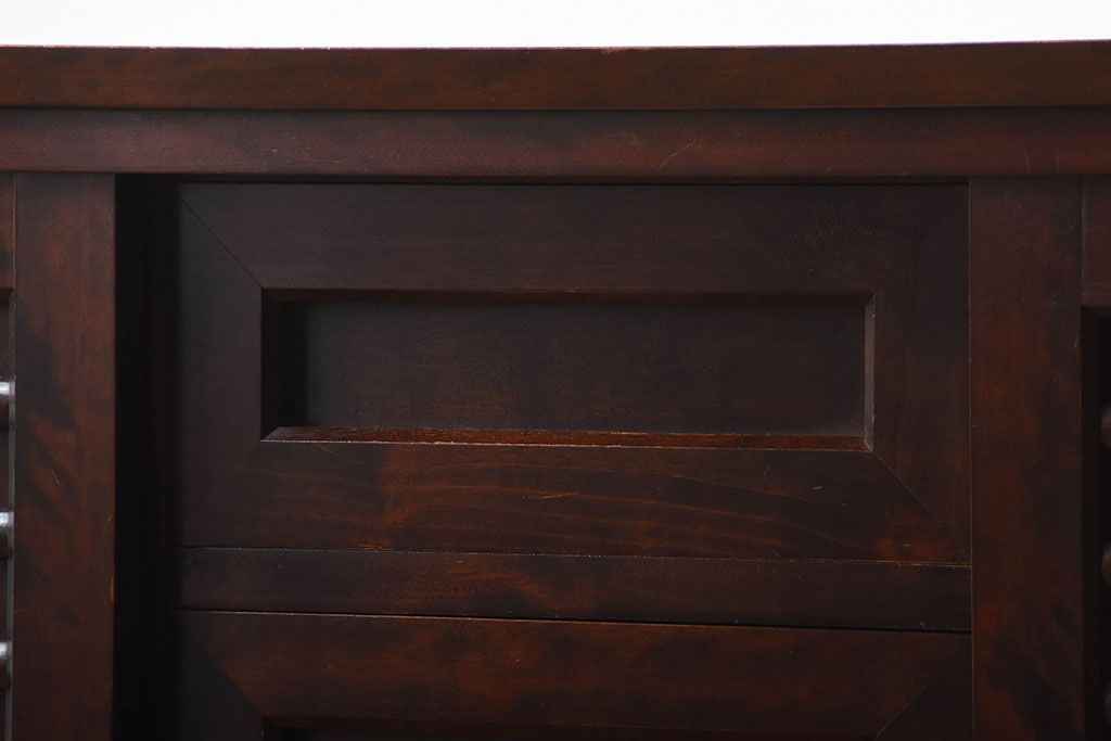 中古　北海道民芸家具　シックな脚付きサイドボード(2)