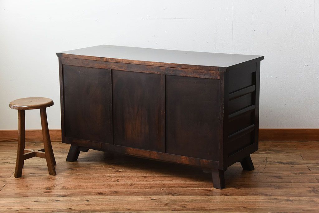 中古　北海道民芸家具　シックな脚付きサイドボード(2)